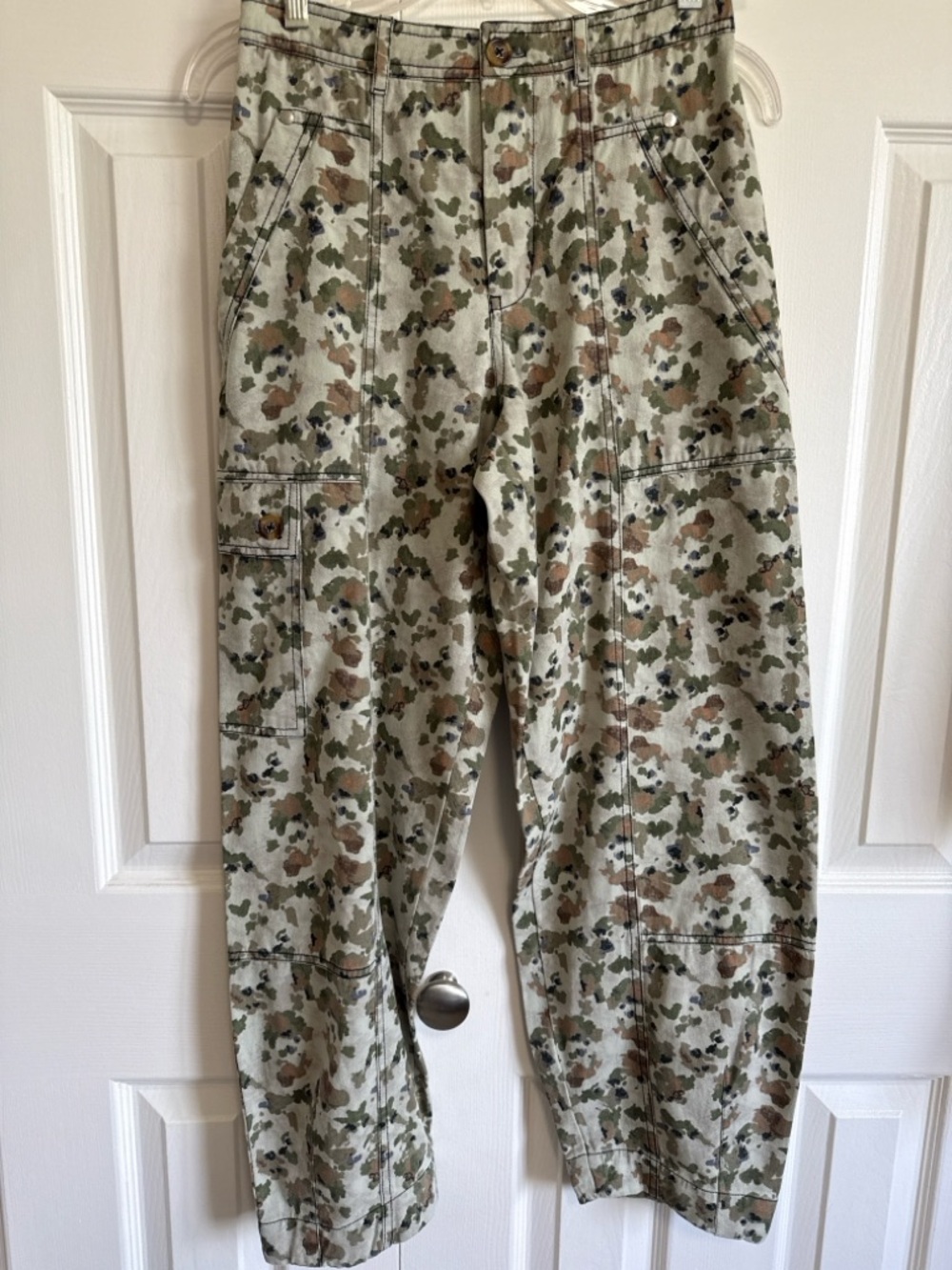 Anthropologie camo print Cargo pant utility relaxed fit size 4 boHo streetwear
